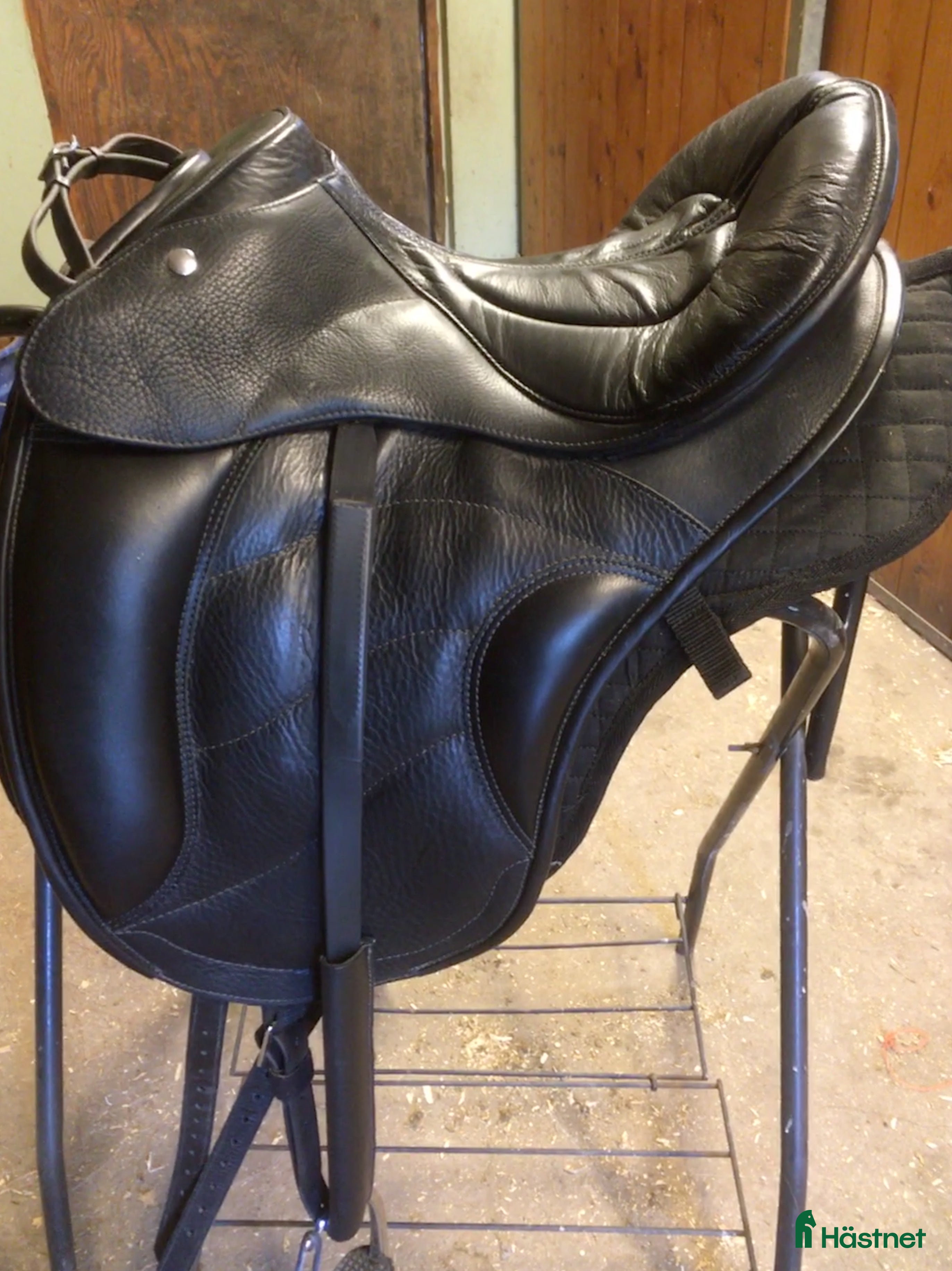 Sadlar hästutrustning till salu: Svart Sensation sadel i Olofström - Annons 14