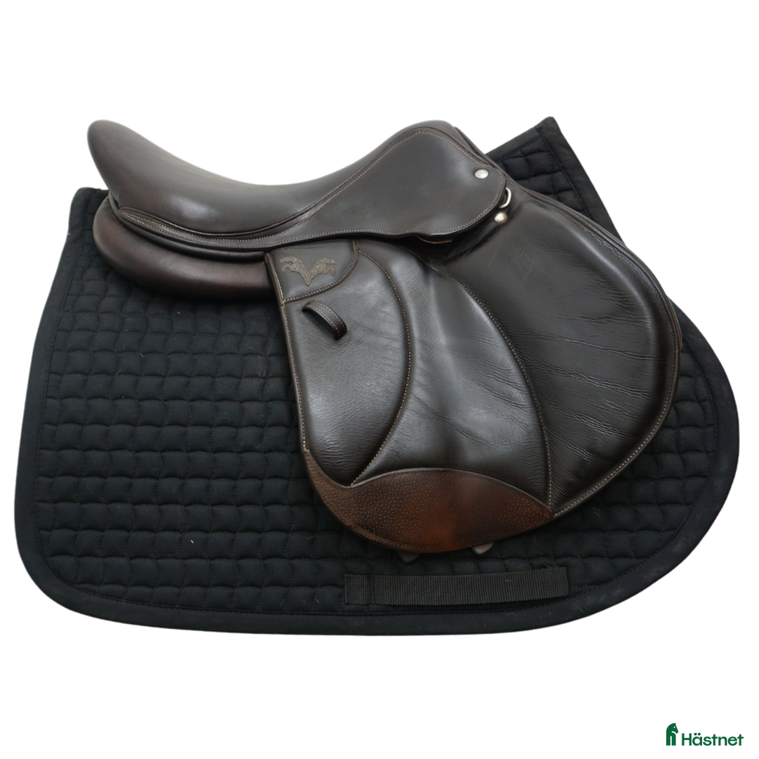 Sadlar hästutrustning till salu: Voltaire Stuttgart 17,5" i Upplands Väsby - Annons 2