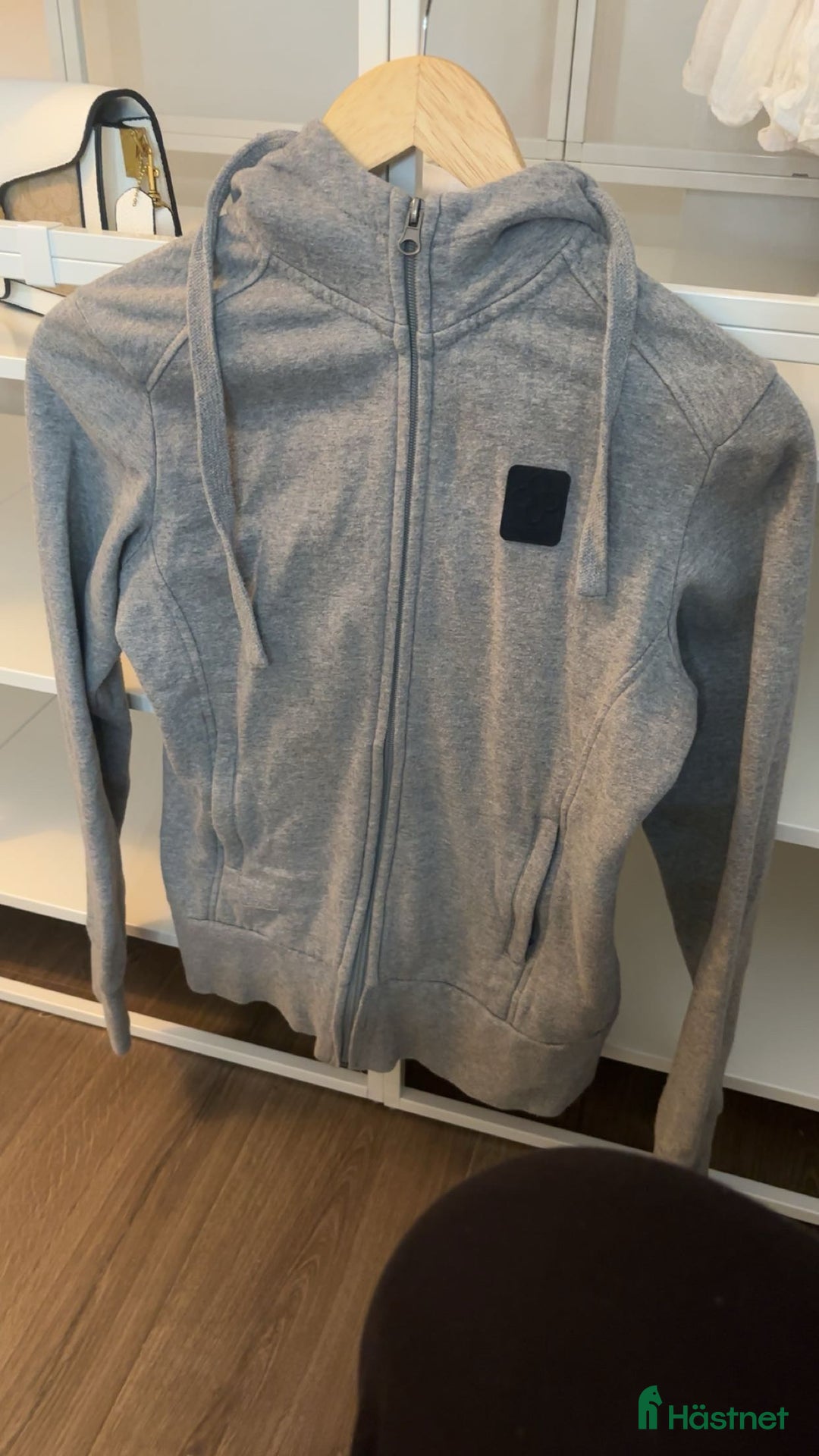 Övrigt Ridkläder ryttarutrustning till salu: zip Hoodie kingsland - Annons 1