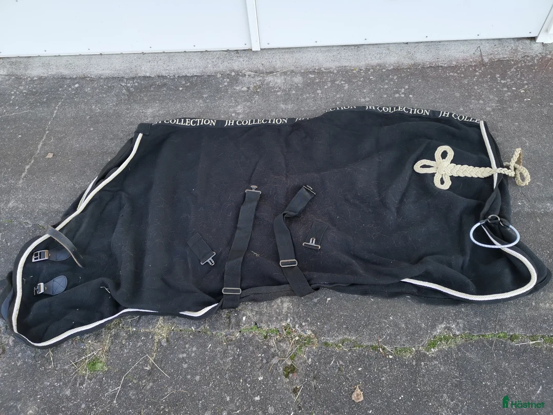 Täcken hästutrustning till salu: Ulltäcke /Ylle täcke  - Annons 1