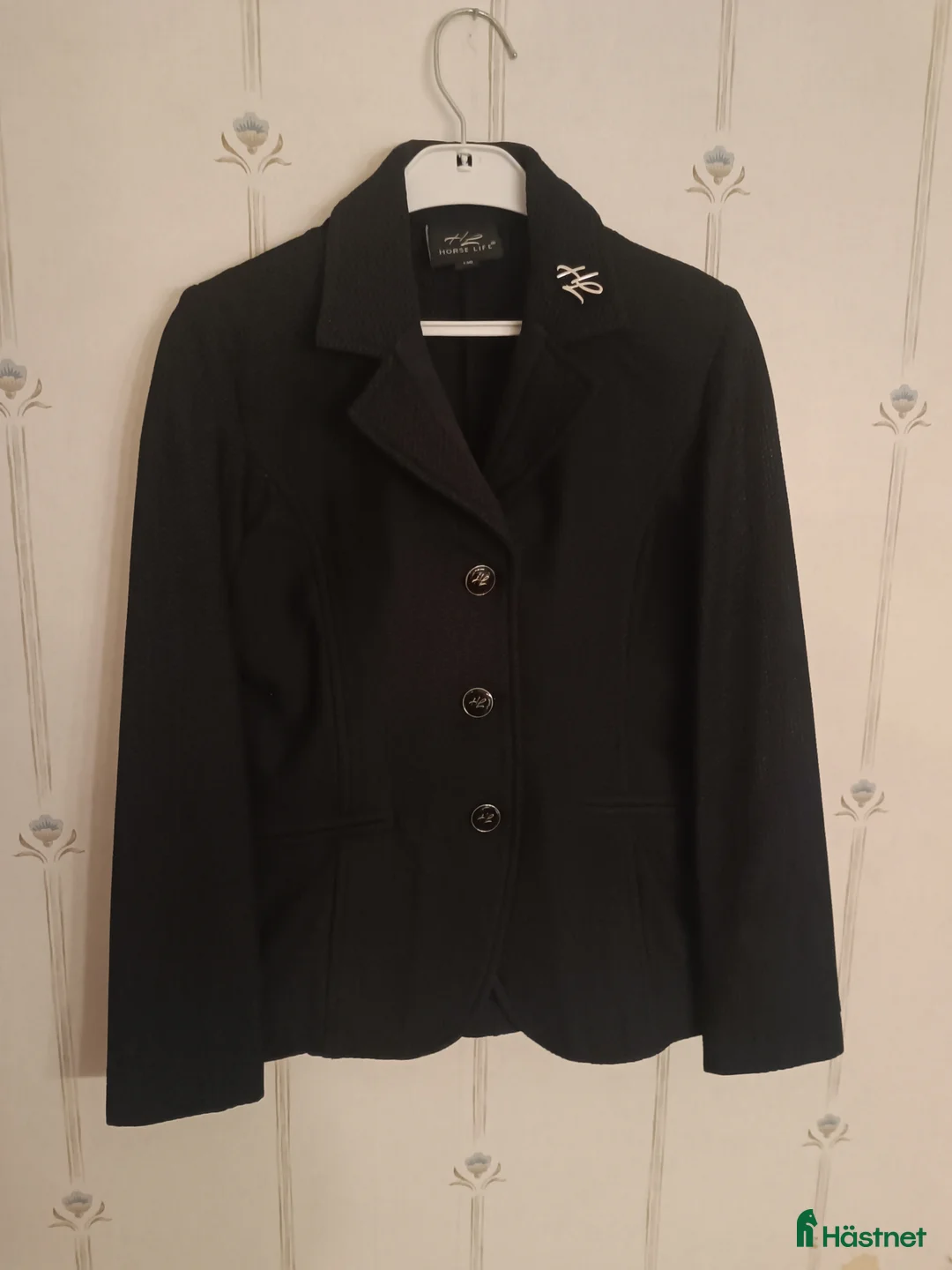 Jackor & Kavajer ryttarutrustning till salu: Barn kavaj  i Borgholm - Annons 1