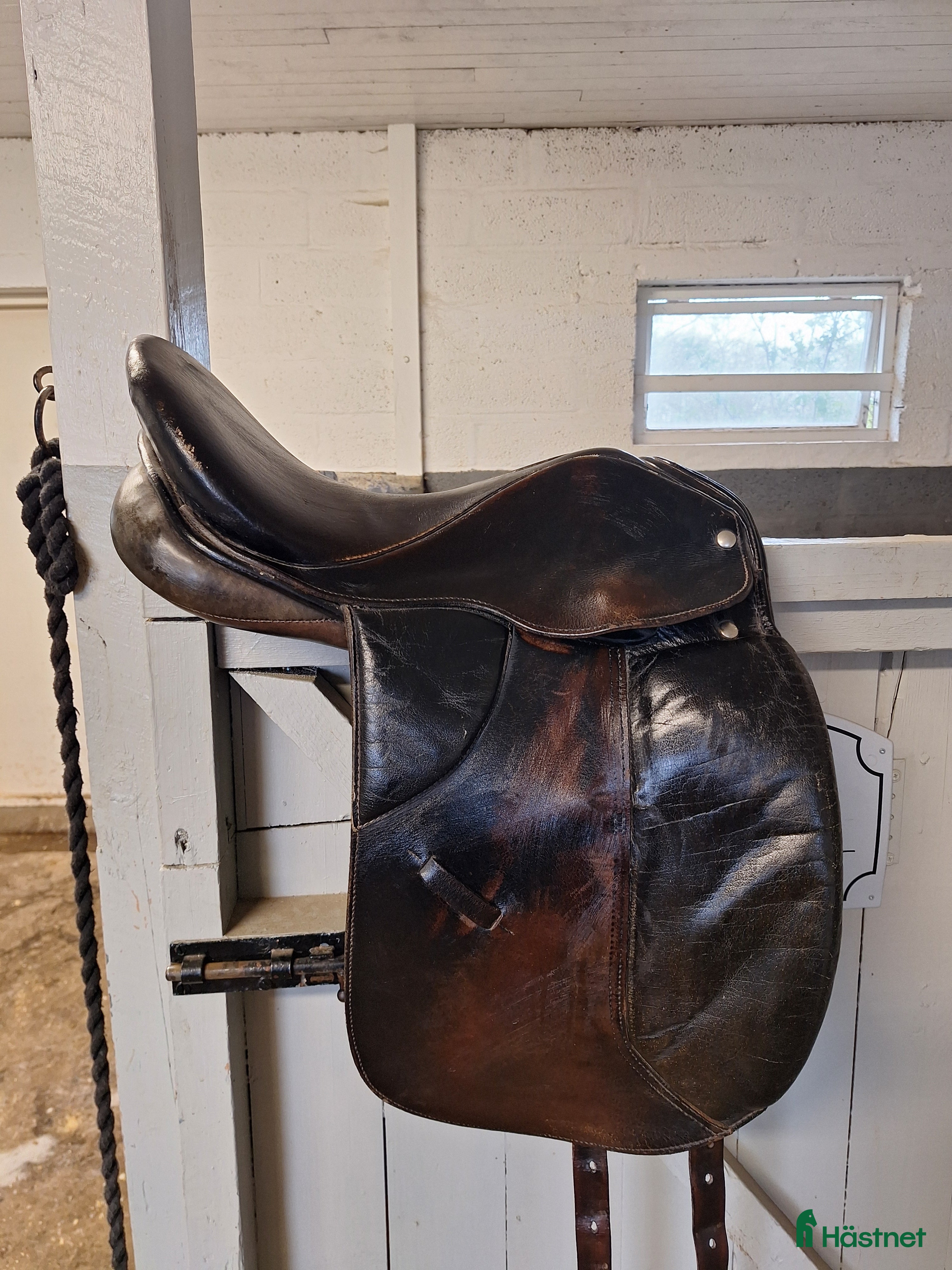 Sadlar hästutrustning till salu: Dressyrsadel till salu i Sturkö - Annons 3