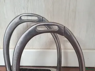 Stigbyglar hästutrustning Säkerhetsstigbyglar Kwick out - Annons 3