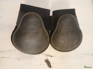 Benskydd hästutrustning till salu: Eskadron bakbenskydd i Strömstad - Annons 3