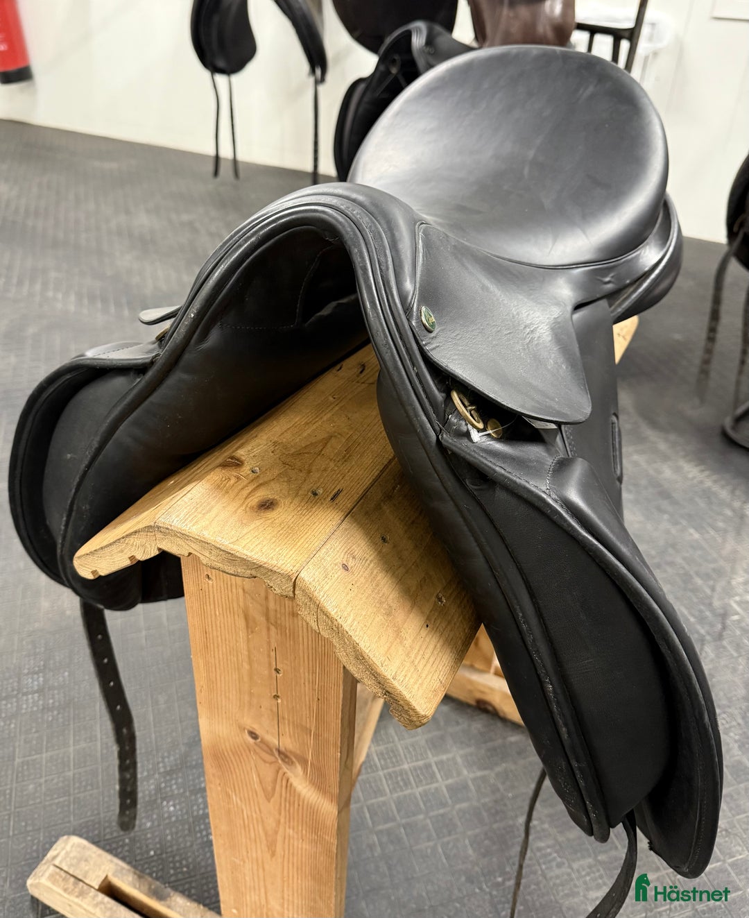 Sadlar hästutrustning till salu: REA! 30% Ideal Jessica Dressyr  i Knivsta - Annons 2