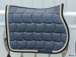 Schabrak & Vojlockar hästutrustning till salu: Nytt Anna Scarpati schabrak i Ängelholm - Annons 2