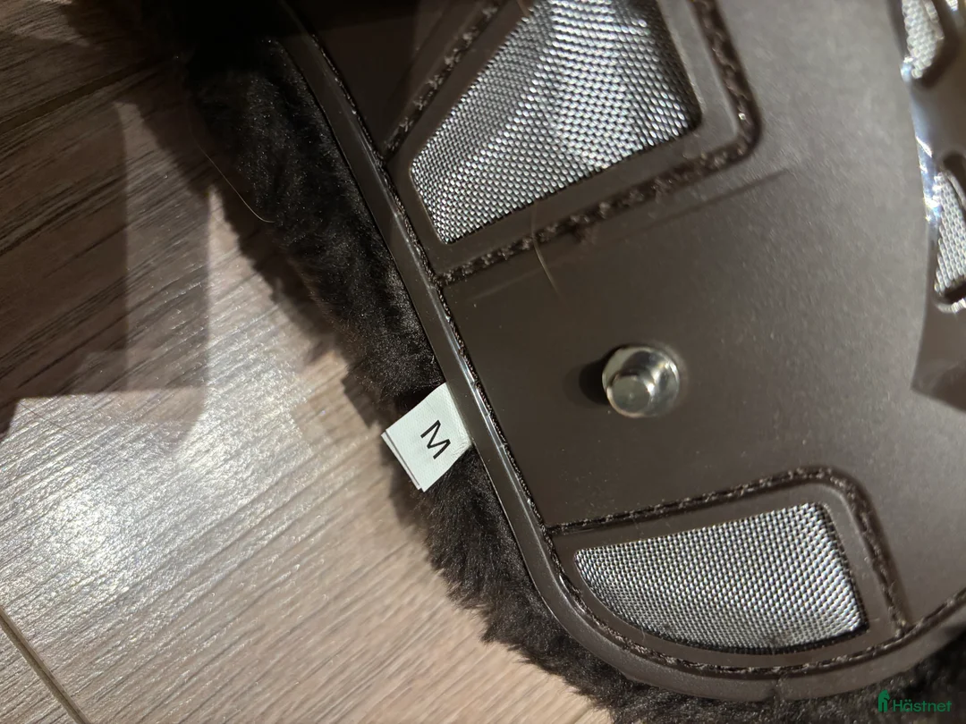 Benskydd hästutrustning till salu: Bruna benskydd  i Sollerön - Annons 3