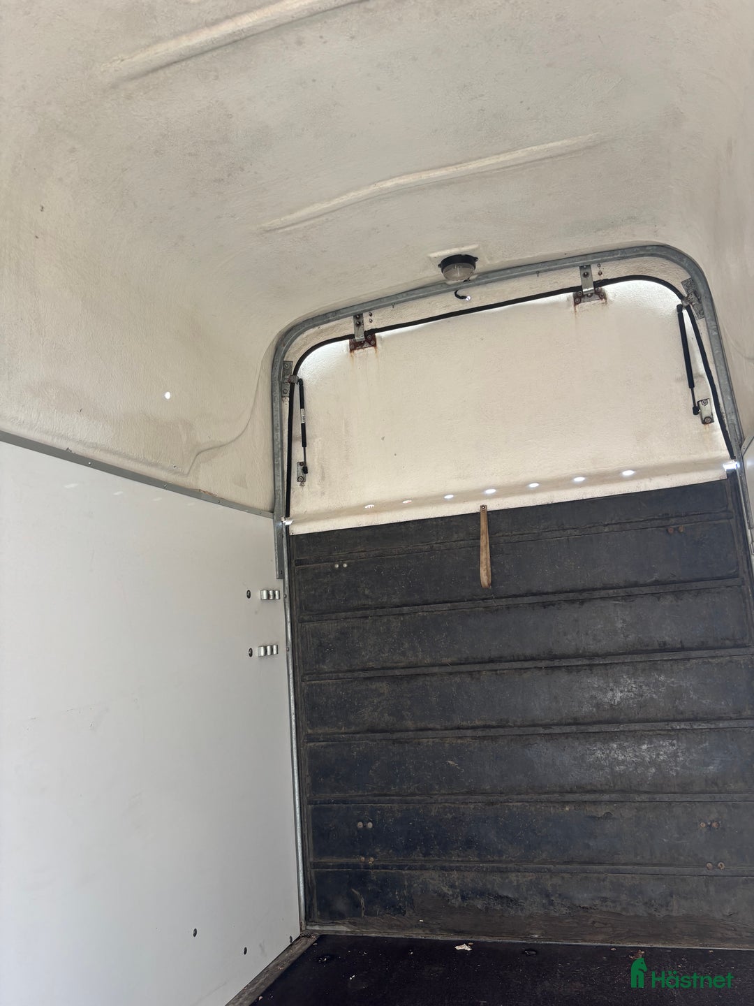 Hästtransporter  fordon & transport till salu: Nyrenoverad Värmlandsvagen - Sadelkammare mm i Västerås - Annons 6