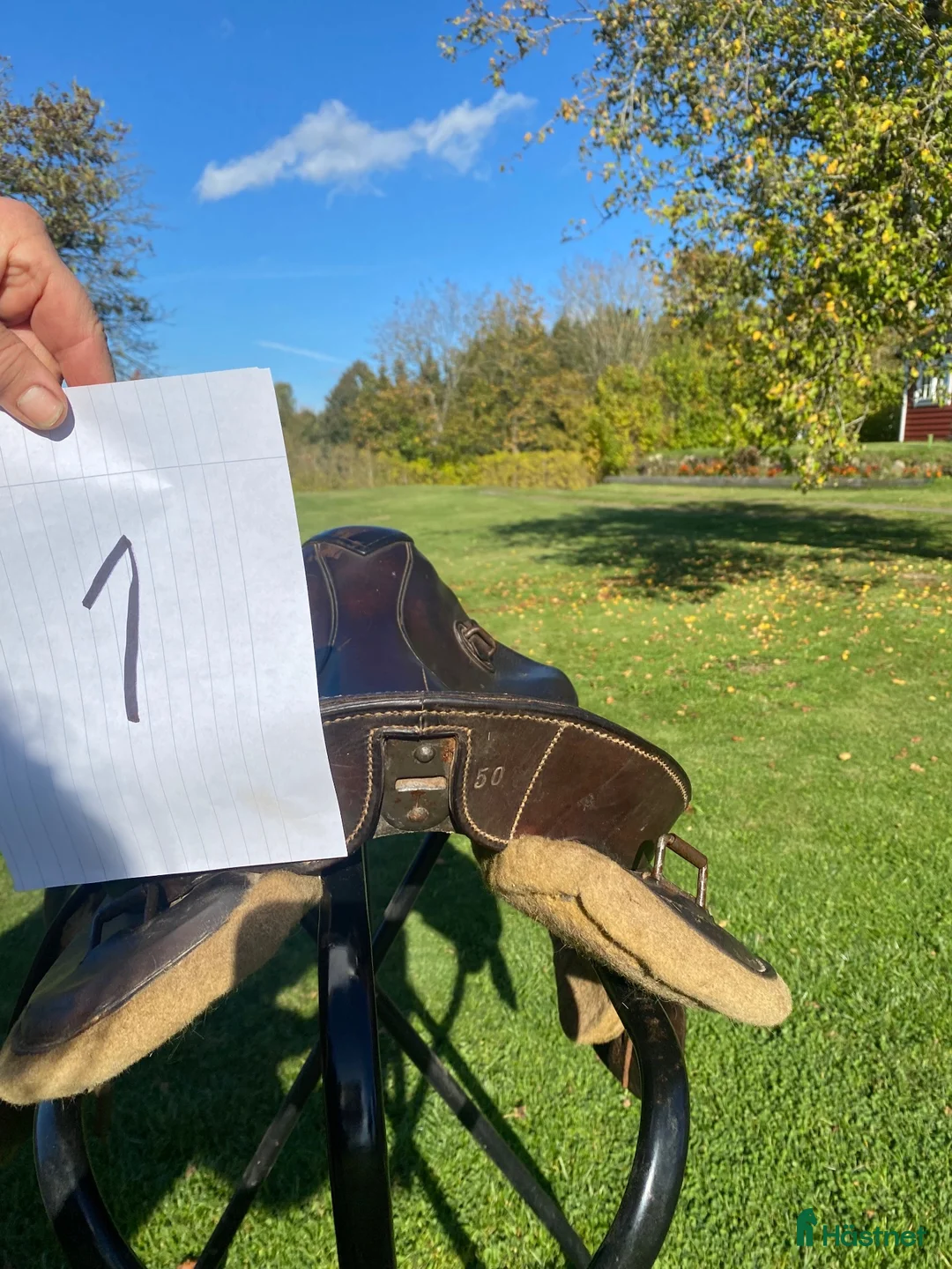 Sadlar hästutrustning till salu: Armesadlar - Annons 2