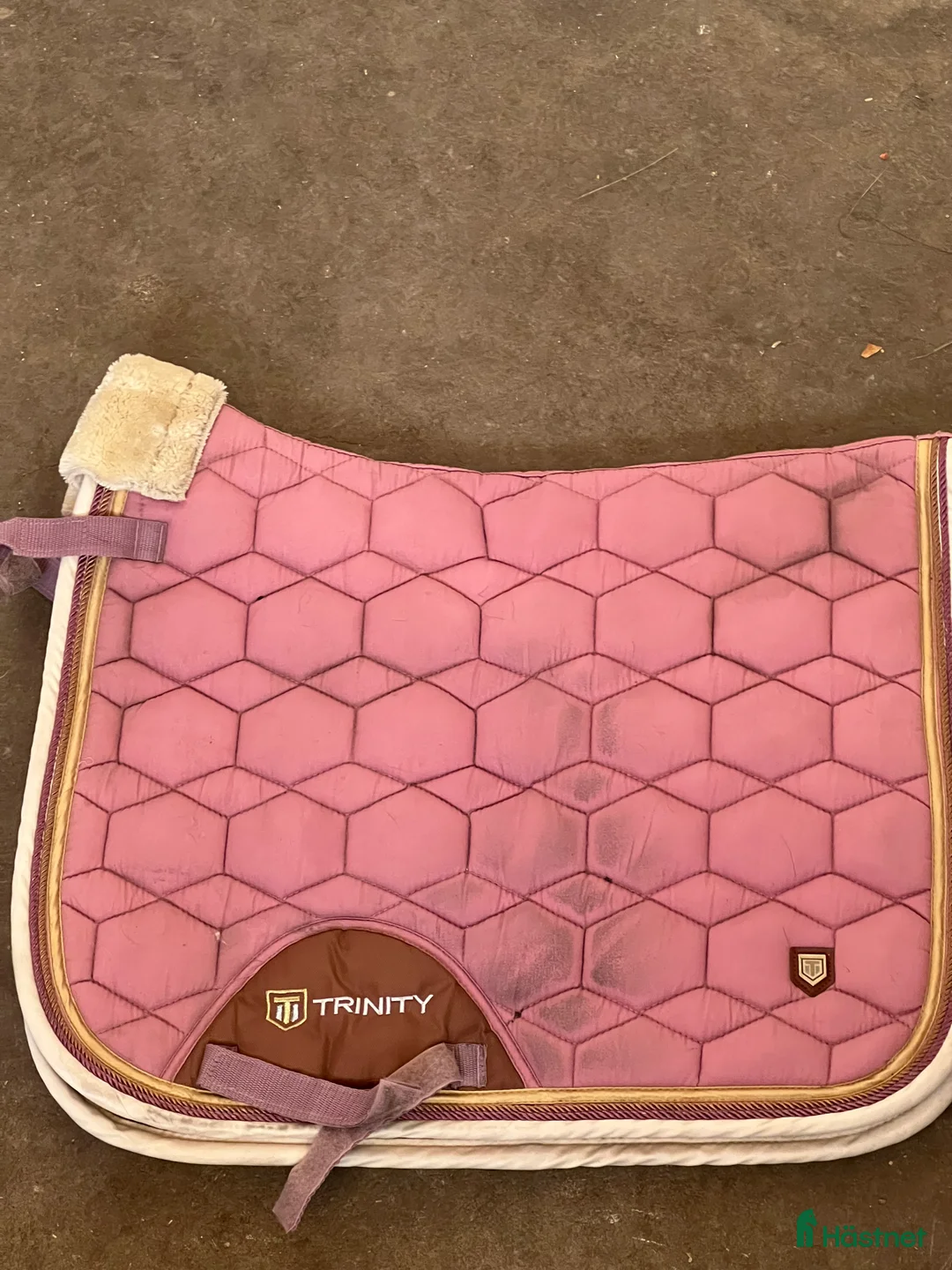 Schabrak & Vojlockar hästutrustning till salu: Rosa trinity schabrak  i Simlångsdalen - Annons 1