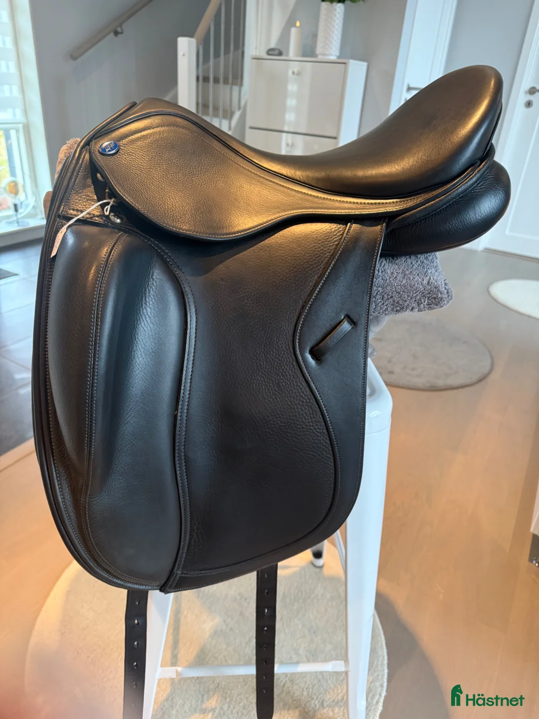 Sadlar hästutrustning till salu: Lippo Integro Grande dressyrsadel 16,5 - Annons 1