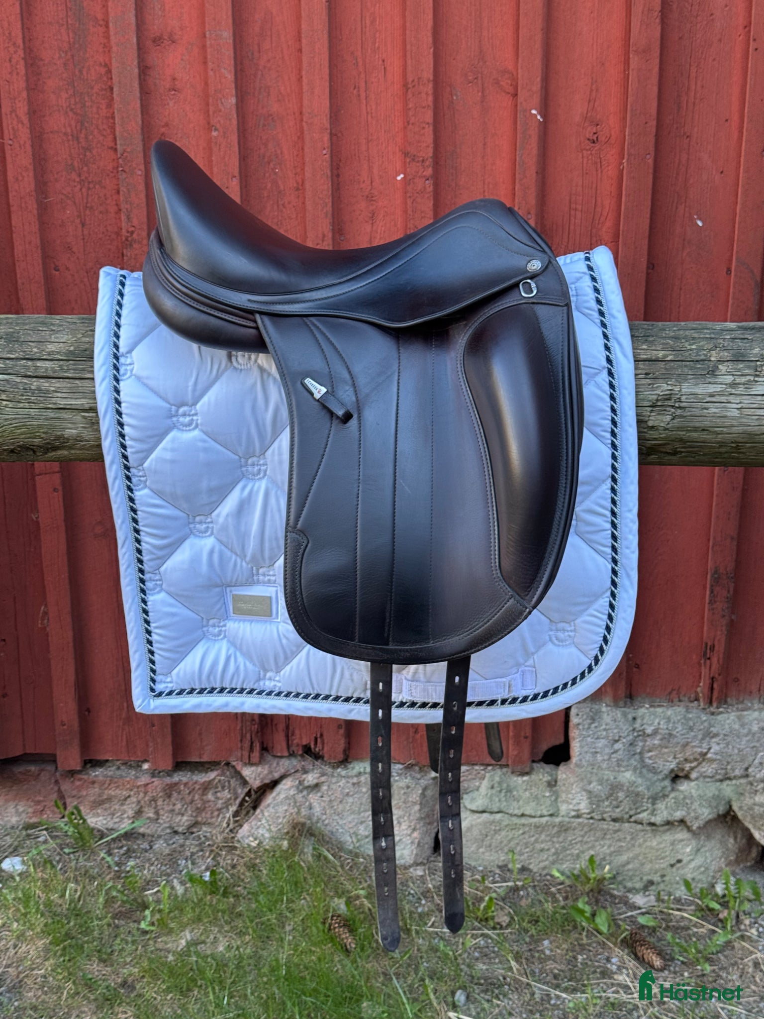 Sadlar hästutrustning Equipe Viktoria - Annons 1