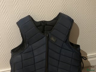 Säkerhetsvästar ryttarutrustning till salu: Säkerhetsväst i Vetlanda - Annons 24