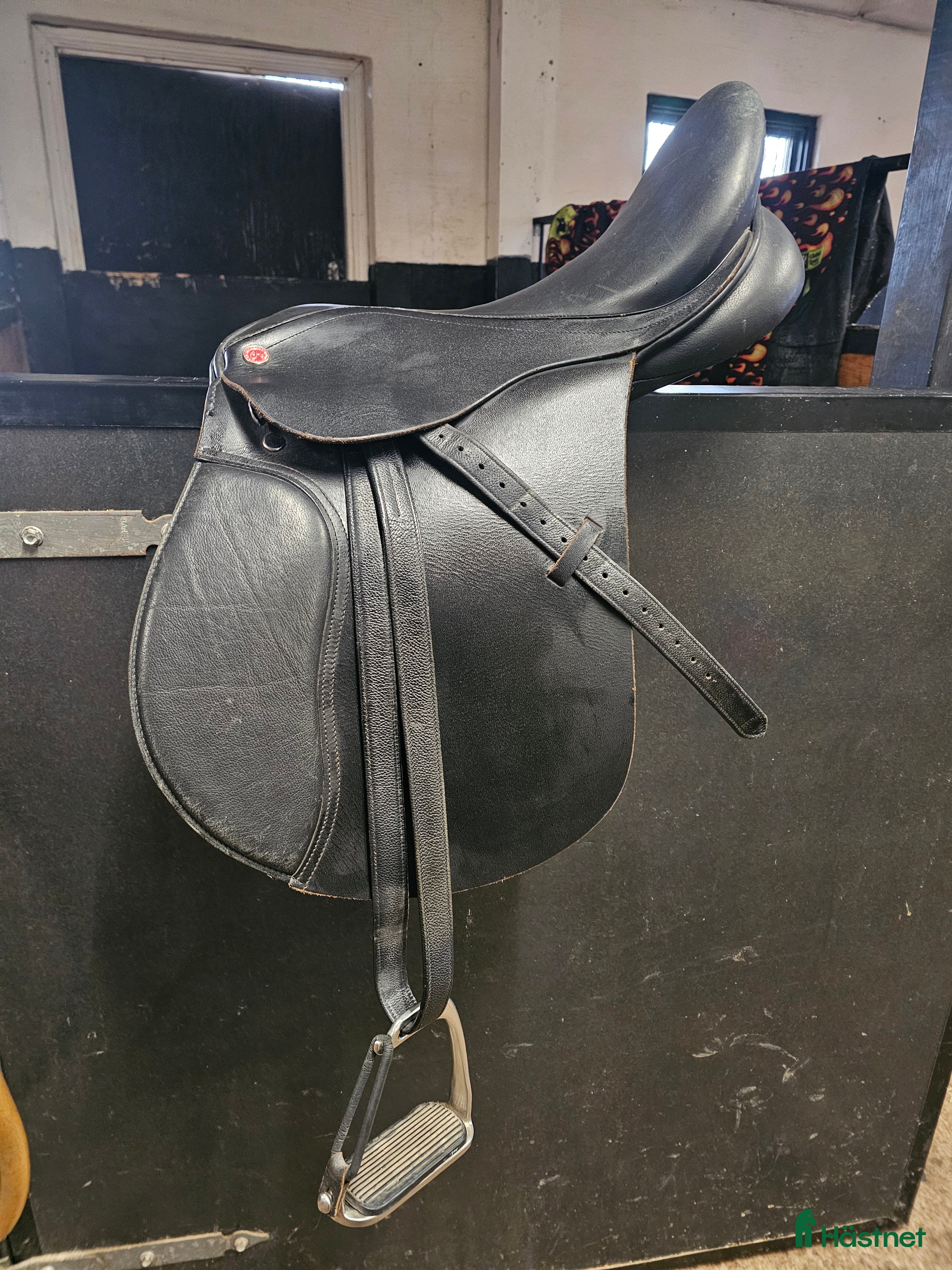 Sadlar hästutrustning till salu: Fin allround sadel i Motala - Annons 10