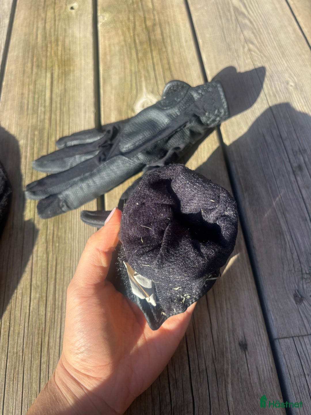 Övrigt Ridkläder ryttarutrustning till salu: Fodrade ridhandskar + stallmössa i Tyresö - Annons 3