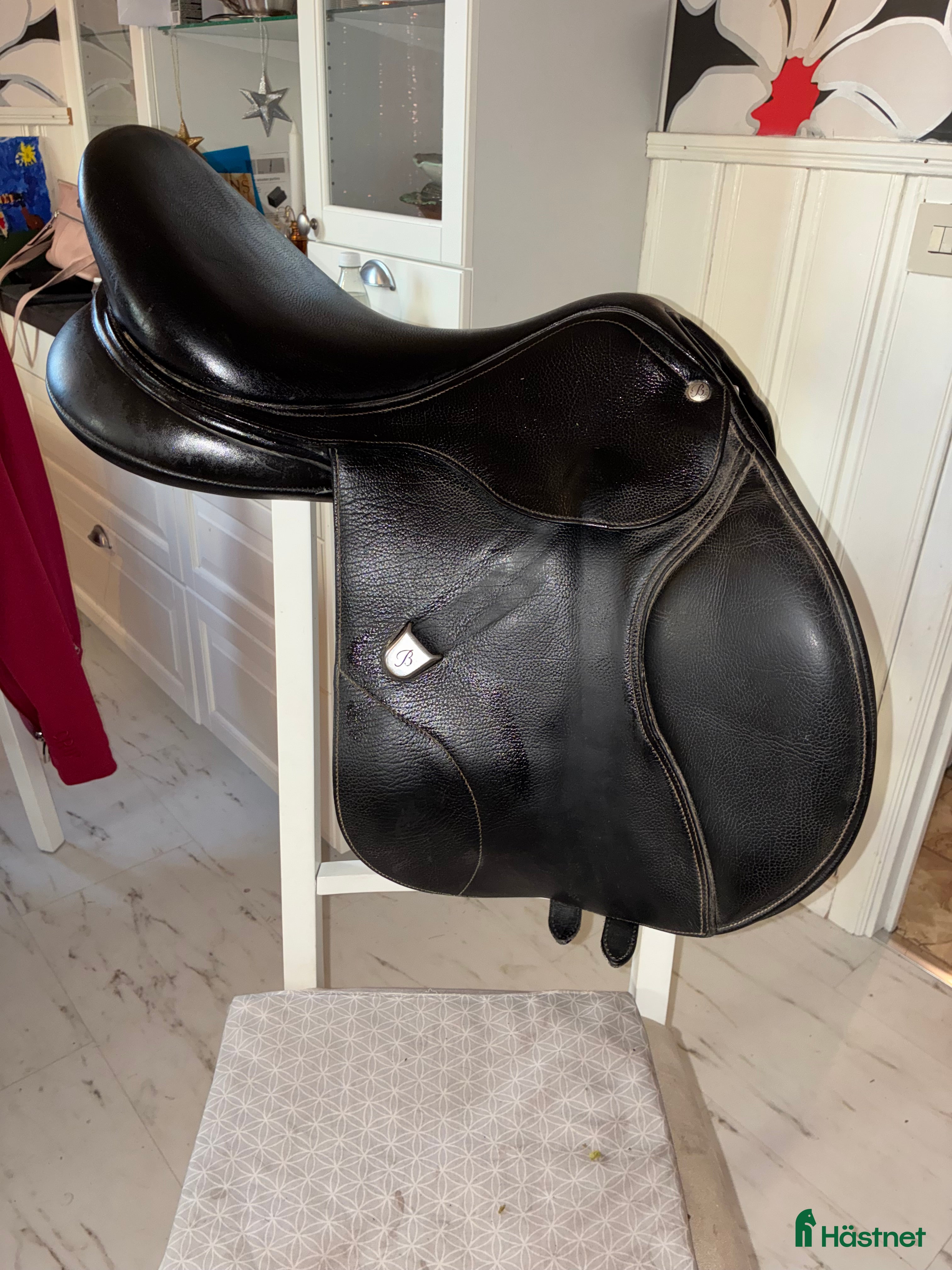 Sadlar hästutrustning till salu: Fin Bates hoppsadel  - Annons 2