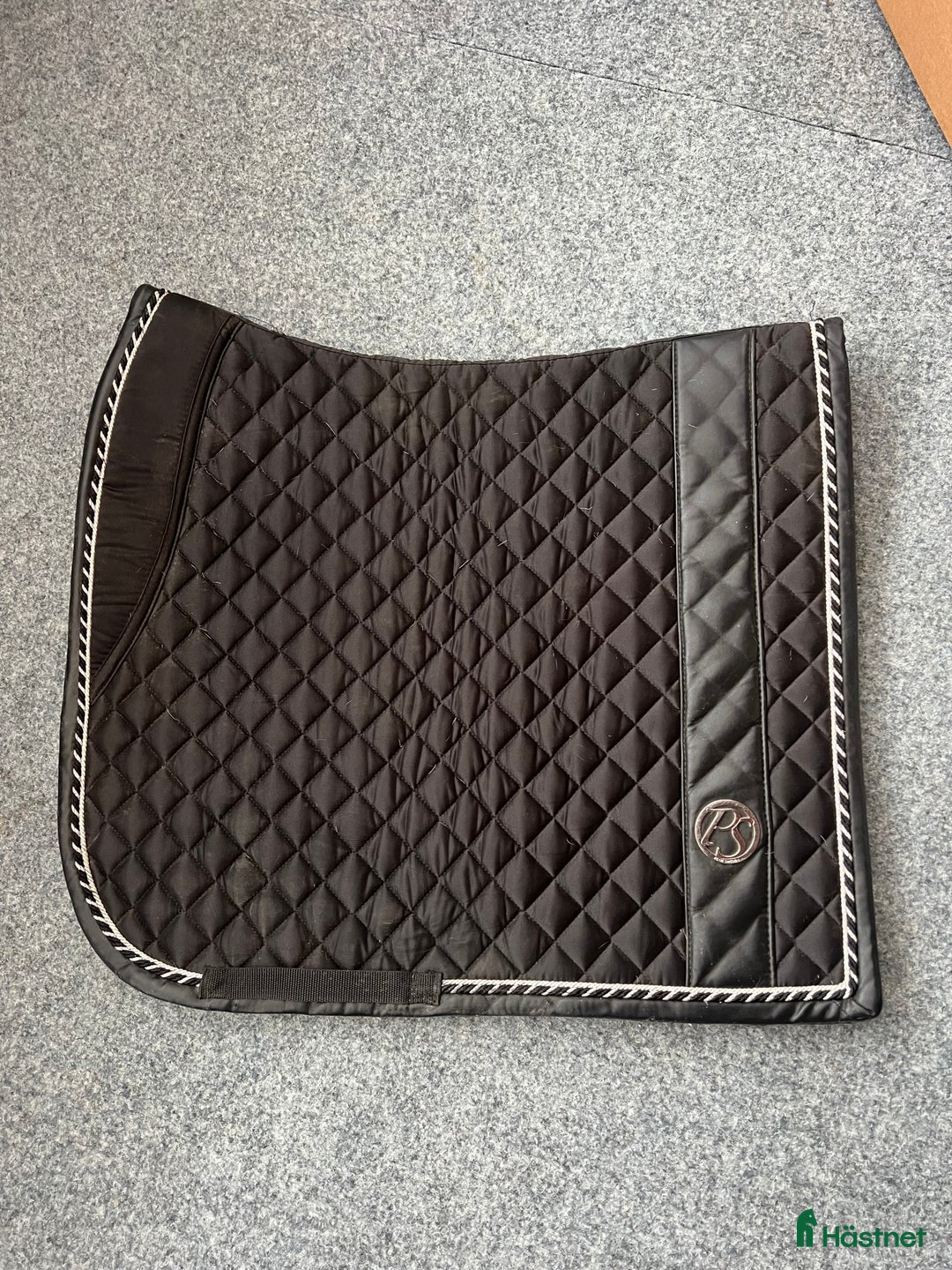 Schabrak & Vojlockar hästutrustning till salu: Ps & equiline dressyrschabrak i Bankeryd - Annons 4