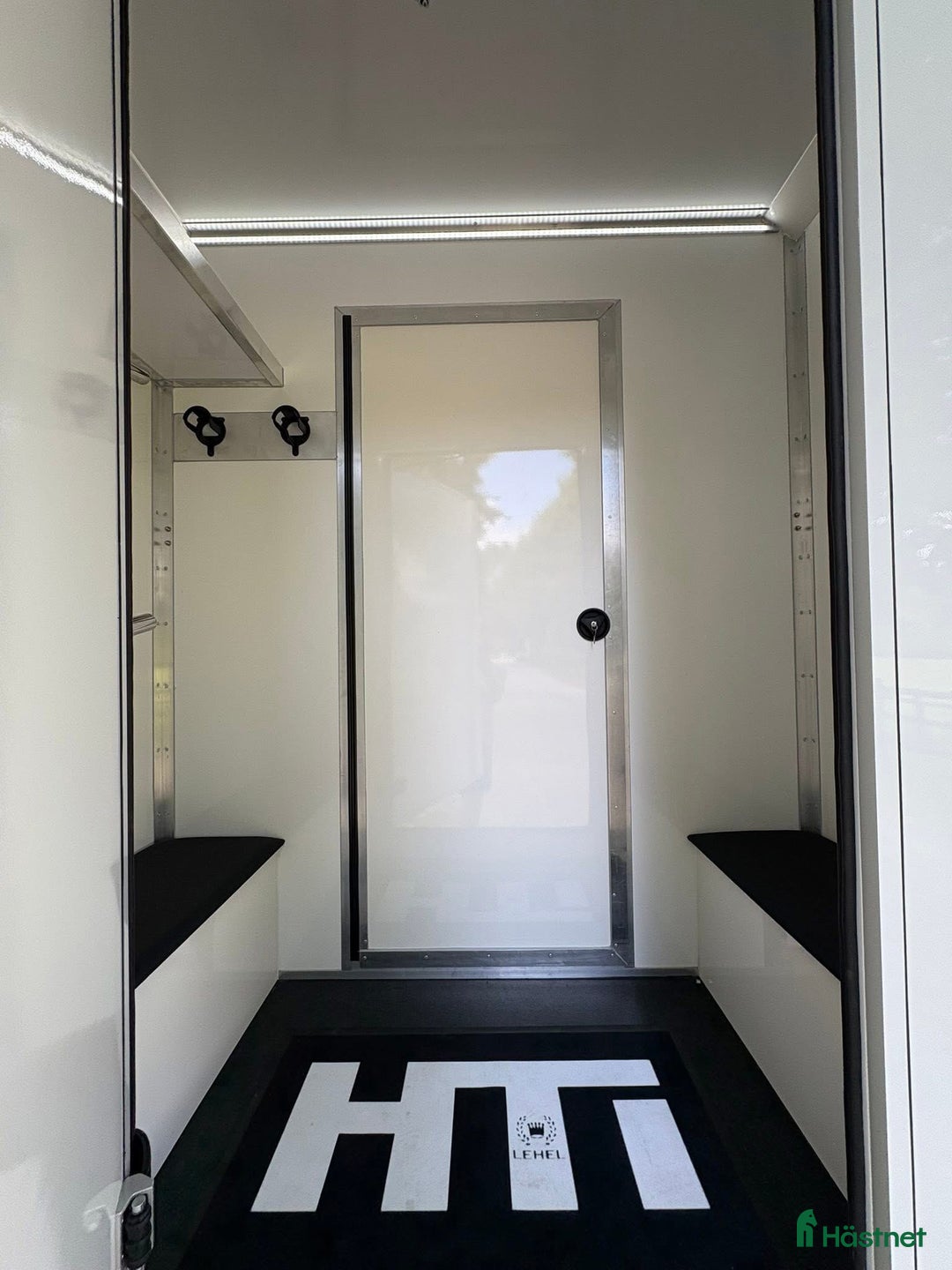 Hästlastbilar  fordon & transport till salu: Lehel 2 hästars classic  i Teckomatorp - Annons 9