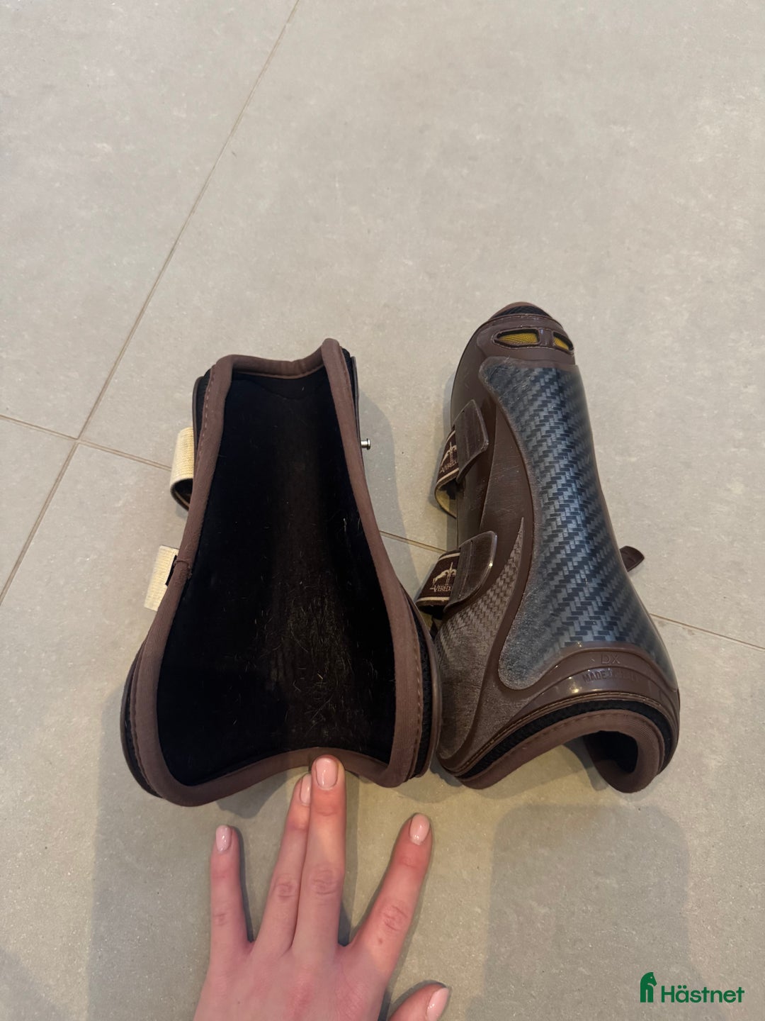 Benskydd hästutrustning till salu: Vestrum Carbon Gel Vento Benskydd Brun i Bromma - Annons 4