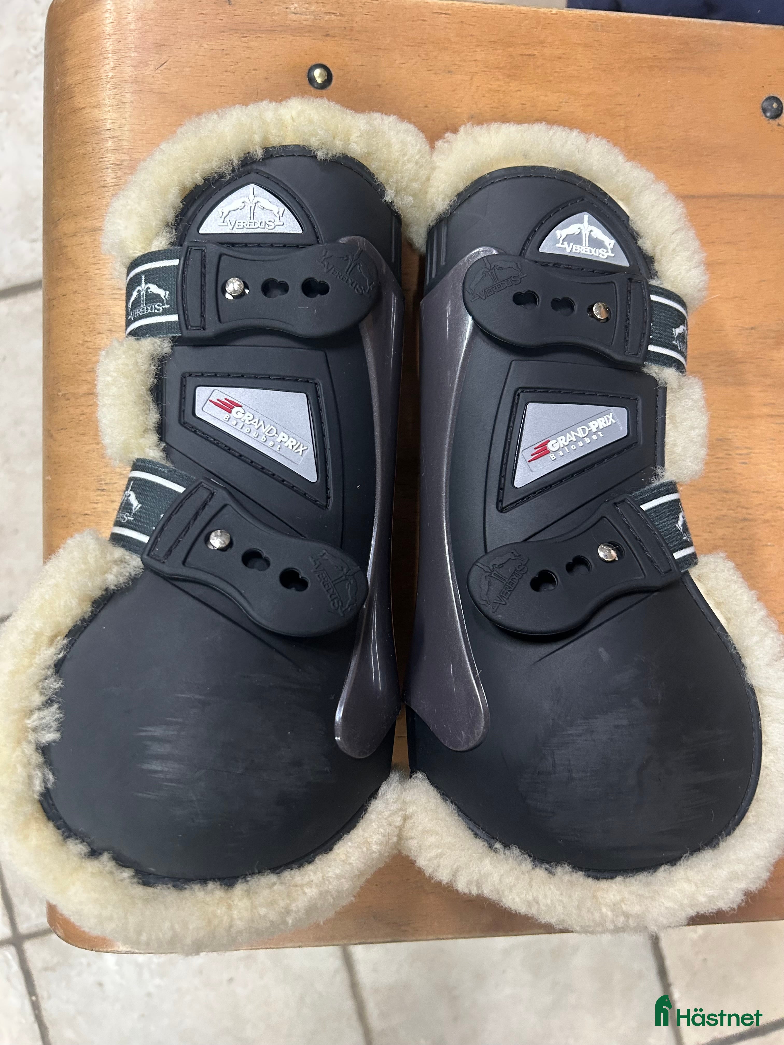 Benskydd hästutrustning Veredus skydd i Södra Sandby - Annons 24