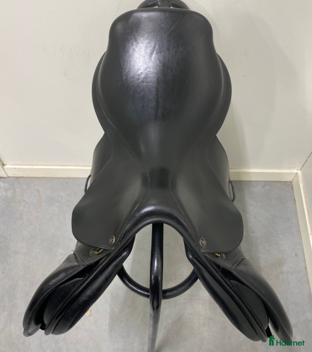 Sadlar hästutrustning till salu: Frank Baines hoppsadel i Knivsta - Annons 7