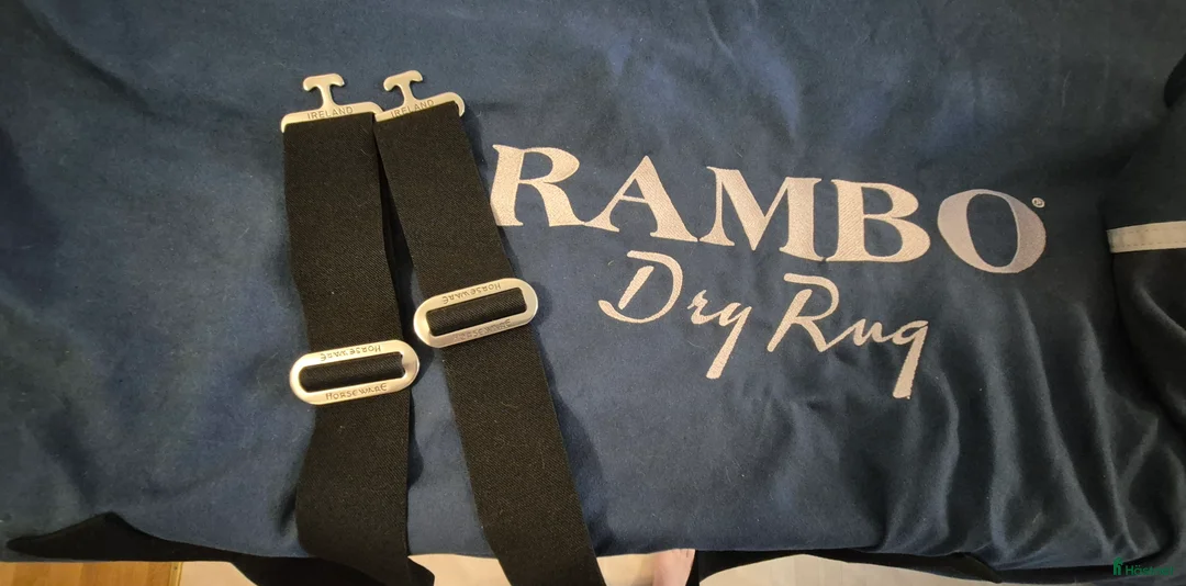 Täcken hästutrustning till salu: Horseware Rambo Supreme Dry Rug Marinblå/Silver i Blentarp - Annons 2