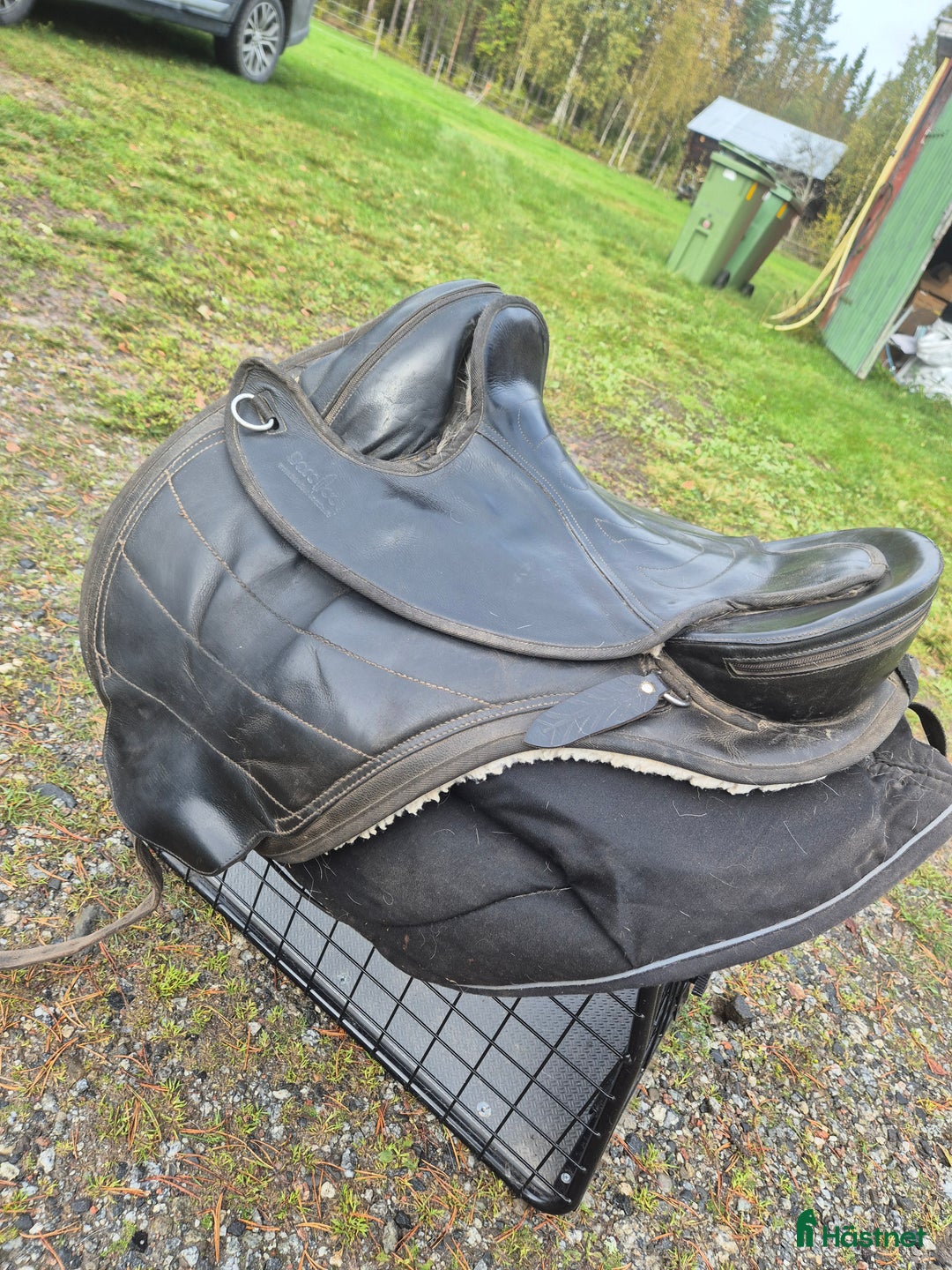 Sadlar hästutrustning till salu: Barefoot London i Kälarne - Annons 2