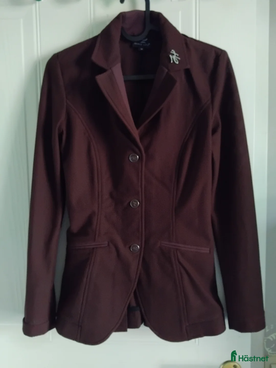 Jackor & Kavajer ryttarutrustning till salu: Tävlingskavaj i Löddeköpinge - Annons 1