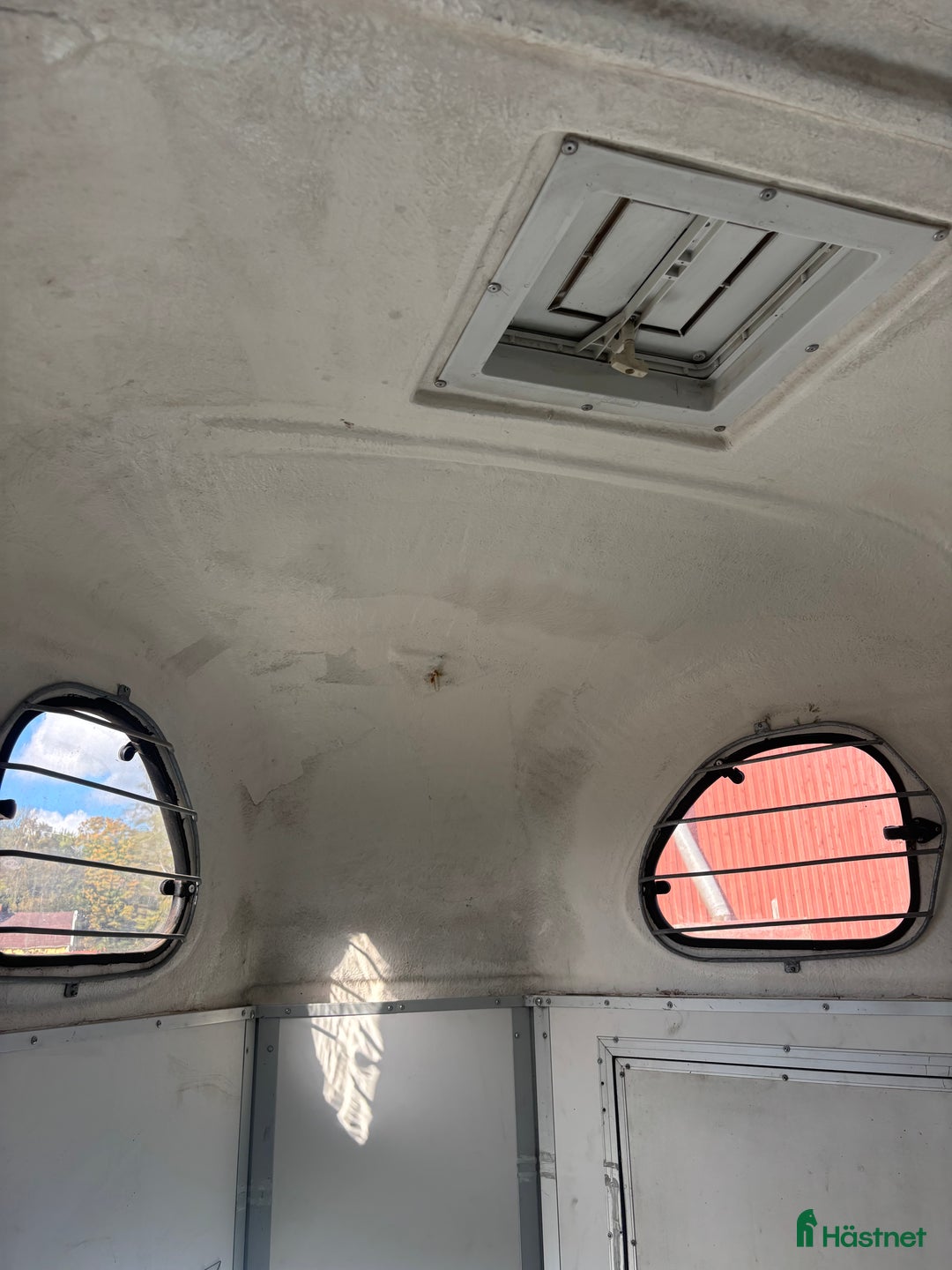 Hästtransporter  fordon & transport till salu: Nyrenoverad Värmlandsvagen - Sadelkammare mm i Västerås - Annons 5