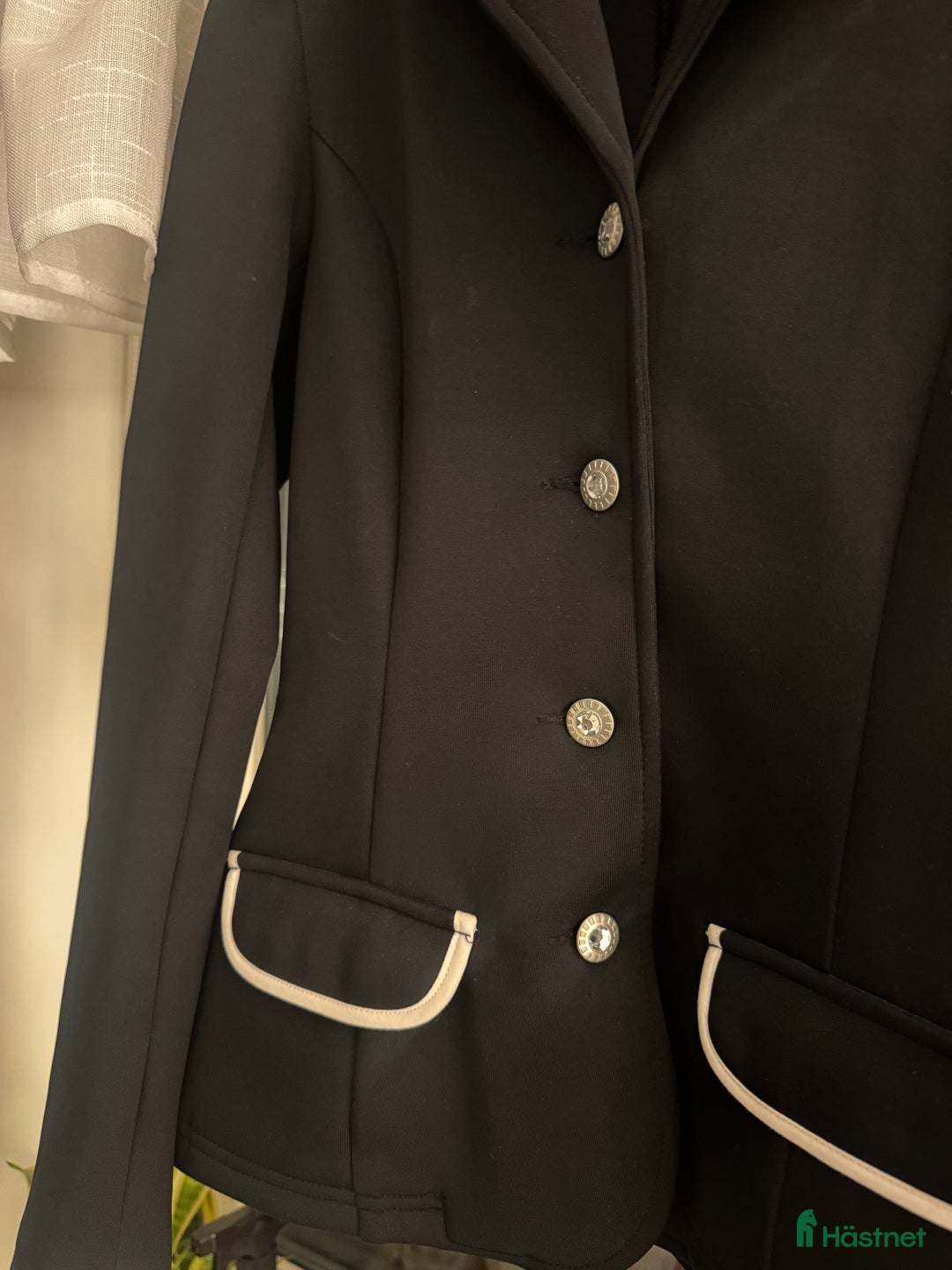 Jackor & Kavajer ryttarutrustning till salu: Fin kavaj från Crw💕 i Vinberg - Annons 2