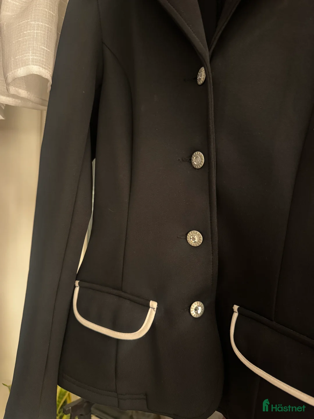 Jackor & Kavajer ryttarutrustning till salu: Fin kavaj från Crw💕 i Vinberg - Annons 2