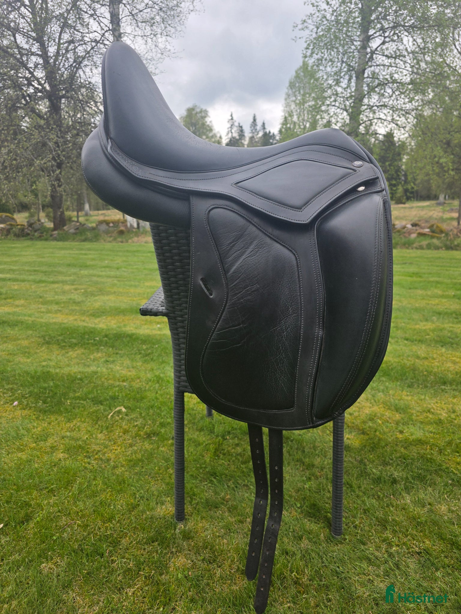 Sadlar hästutrustning Maxflex dressyrsadel i toppskick – flexibel bom 🖤 - Annons 1