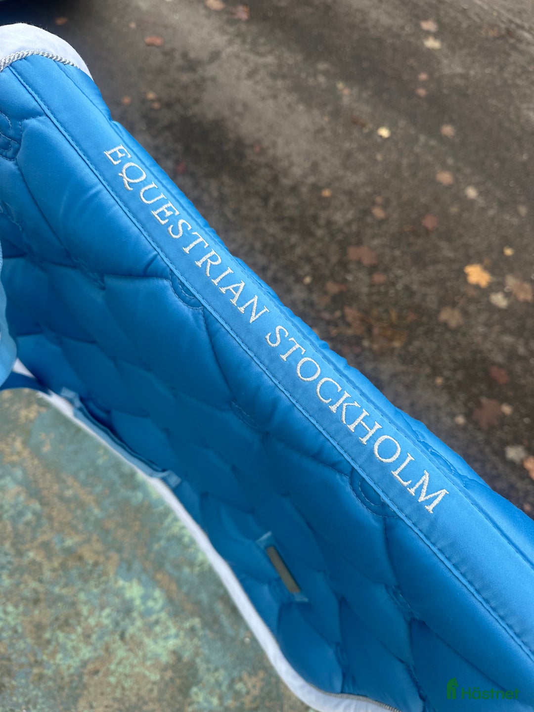 Schabrak & Vojlockar hästutrustning till salu: Fint ES schabrak💙 i Kinna - Annons 3