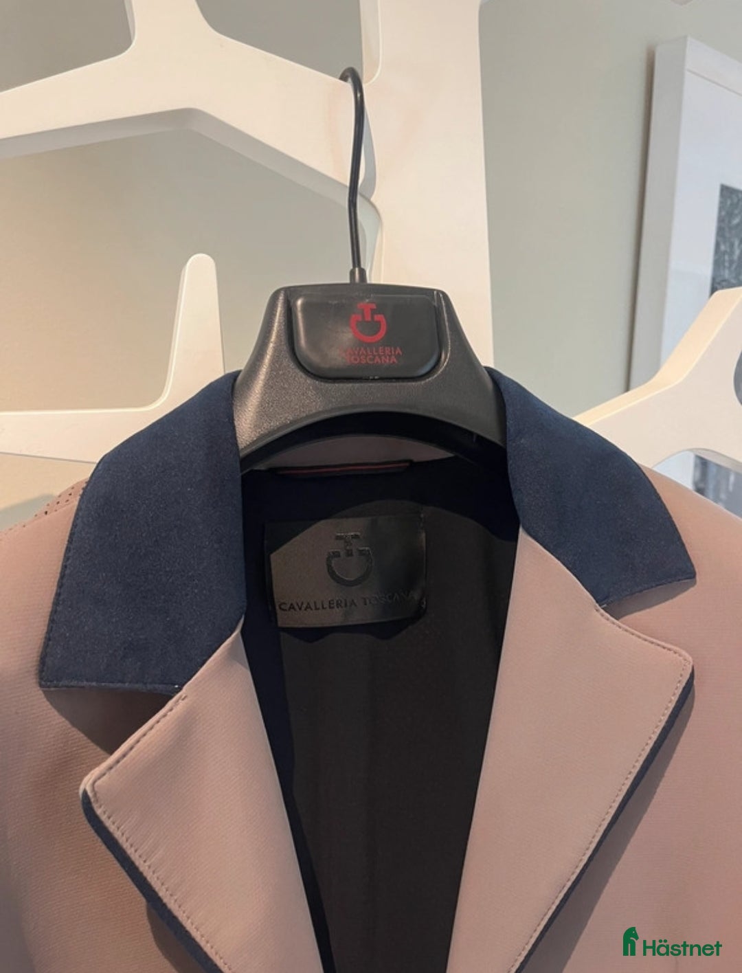 Jackor & Kavajer ryttarutrustning till salu: Kavaj i superfint skick  i Bjärred - Annons 7