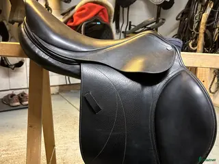 Sadlar hästutrustning Riktigt fin knights sadel - Annons 1