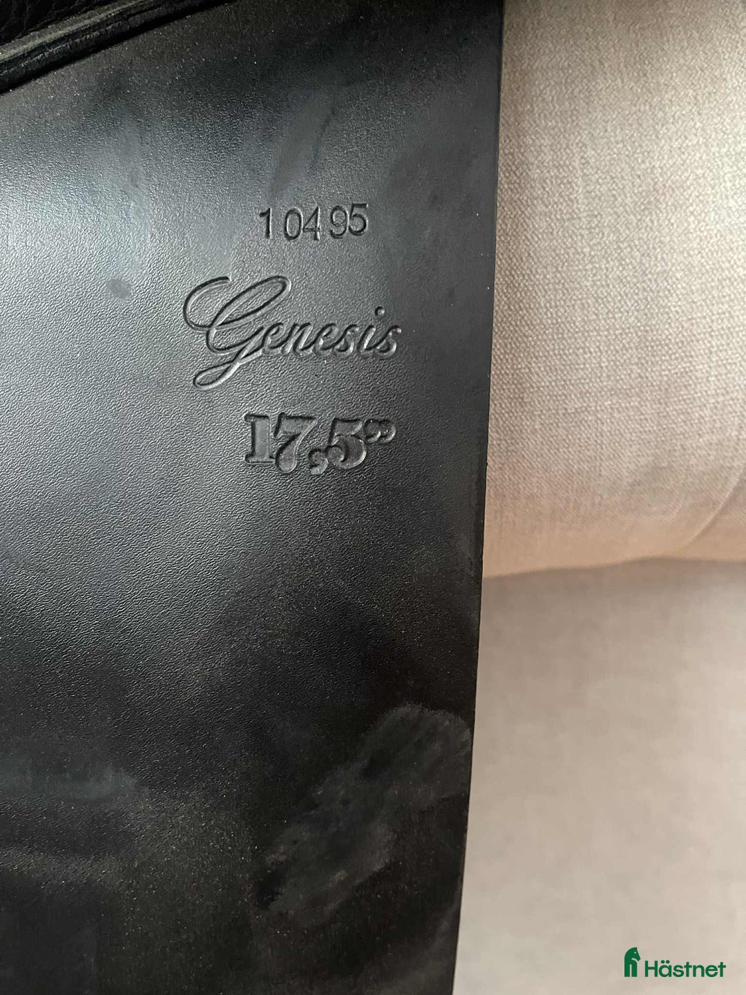 Sadlar hästutrustning till salu: Dressyrsadel 17,5 M.Toulouse GenTec Genesis i Kinna - Annons 3