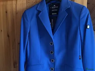 Jackor & Kavajer ryttarutrustning till salu: Equiline X-cool klarblå i Enköping - Annons 1