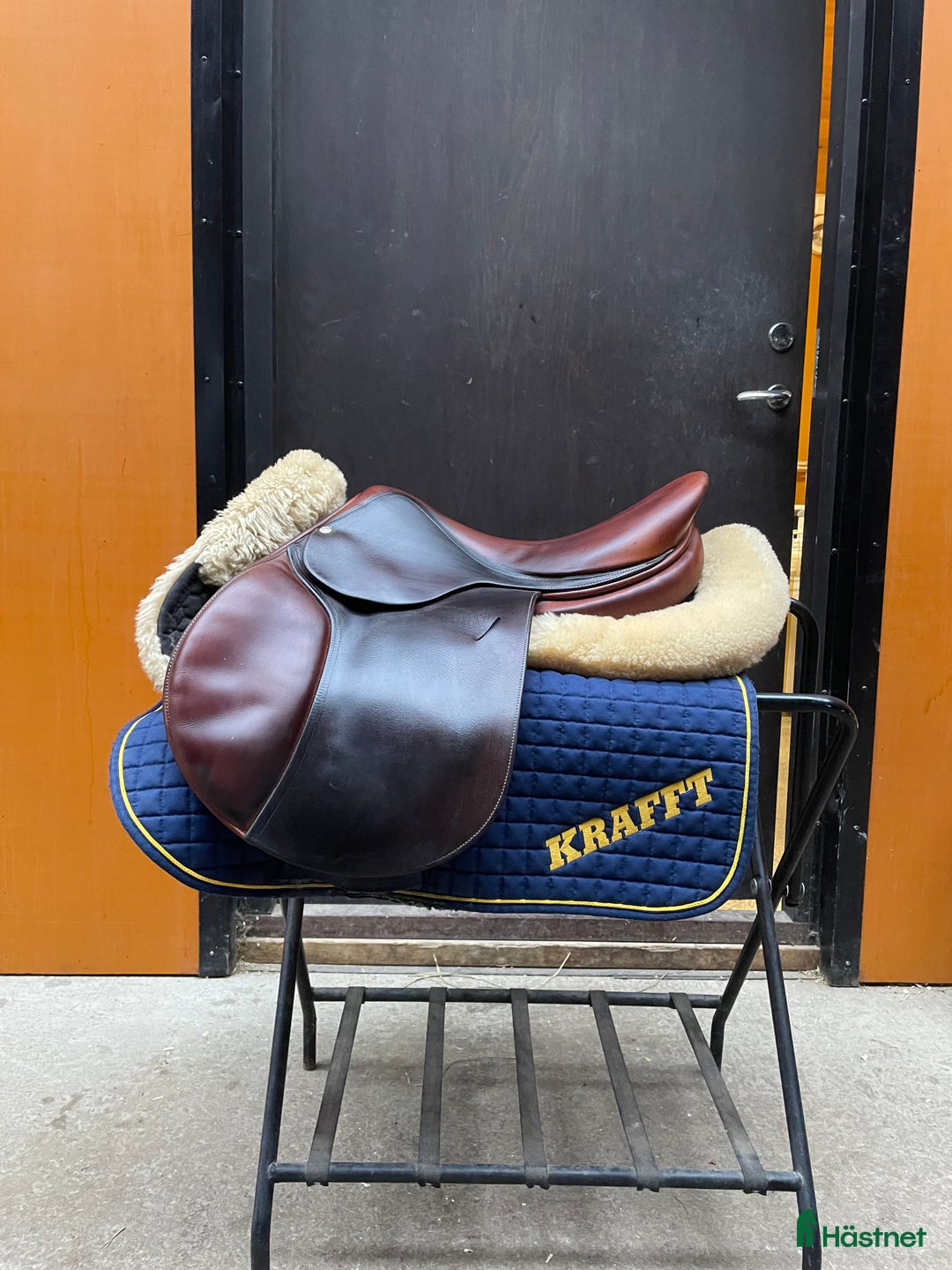 Sadlar hästutrustning till salu: Butet hoppsadel i Grödinge - Annons 1