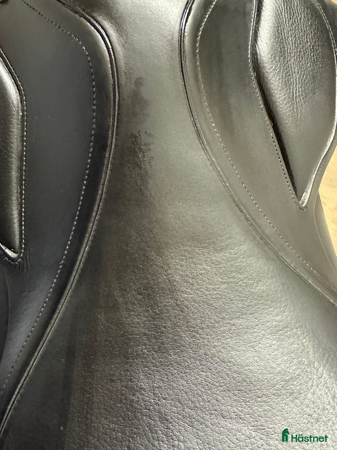 Sadlar hästutrustning till salu: Bred dressyrsadel  i Helsingborg - Annons 6