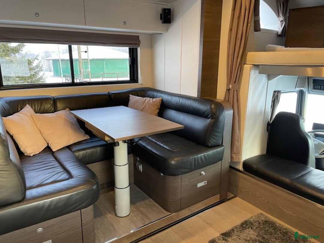 Hästlastbilar  fordon & transport till salu: STX 4-5 hästar med pop-out byggd på Volvo FL i Fjärås - Bild 2