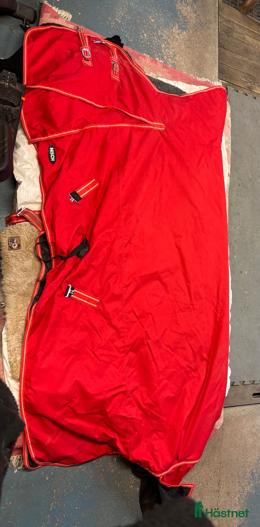 Täcken hästutrustning till salu: Nisch vinter/regntäcke i Sollerön - Annons 1