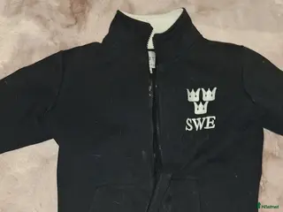 Jackor & Kavajer ryttarutrustning till salu: Fleecejacka i Aplared - Annons 1