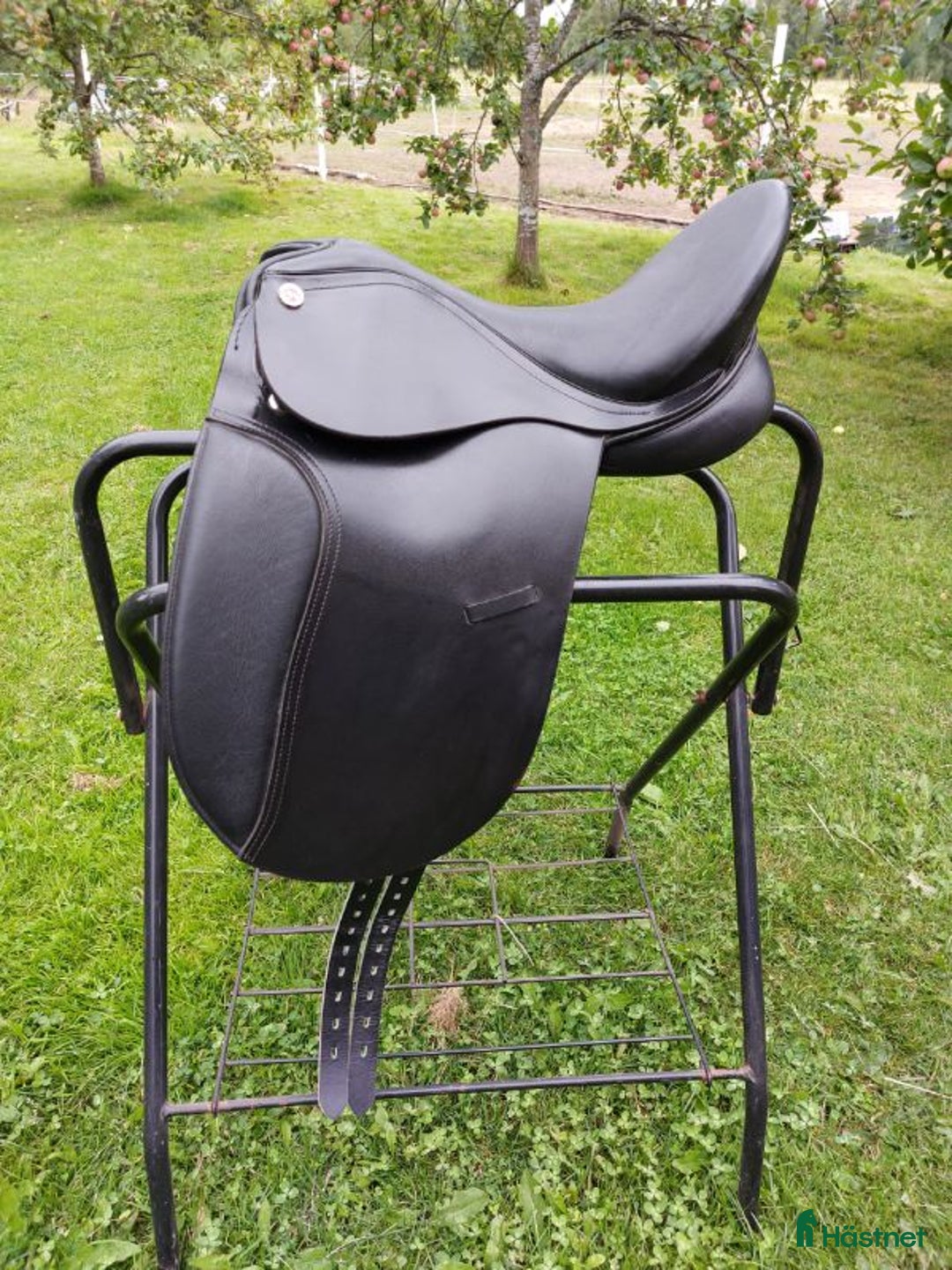 Sadlar hästutrustning till salu: Dressyrsadel 15-15,5 tum i Robertsfors - Annons 1