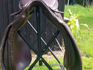 Sadlar hästutrustning Dressyr sadel i Arvika - Annons 1