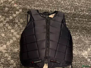 Säkerhetsvästar ryttarutrustning till salu: Racesafe väst i Skogås - Annons 2