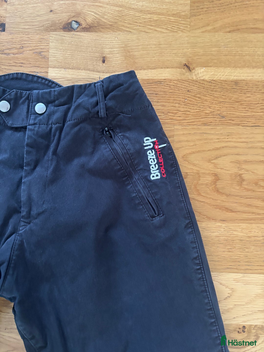 Ridbyxor ryttarutrustning till salu: Breeze Up jockeybyxor  i Norrtälje - Annons 3