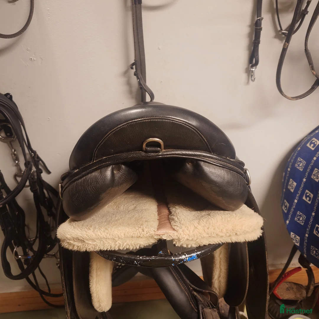 Sadlar hästutrustning till salu: Top reiter JR Spezial i Gustafs - Annons 4