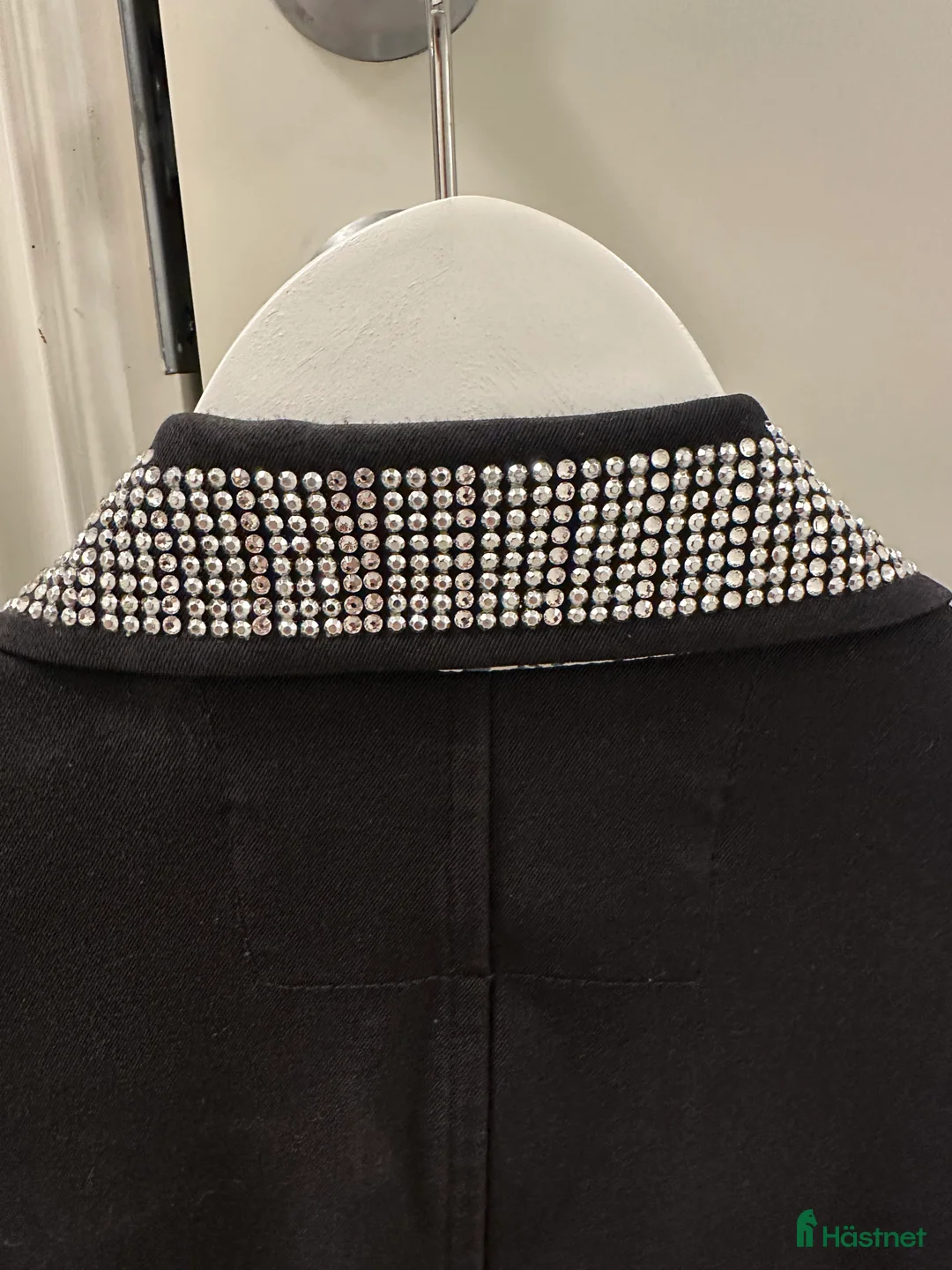 Jackor & Kavajer ryttarutrustning till salu: Animo kavaj med strass i Söderhamn - Annons 2