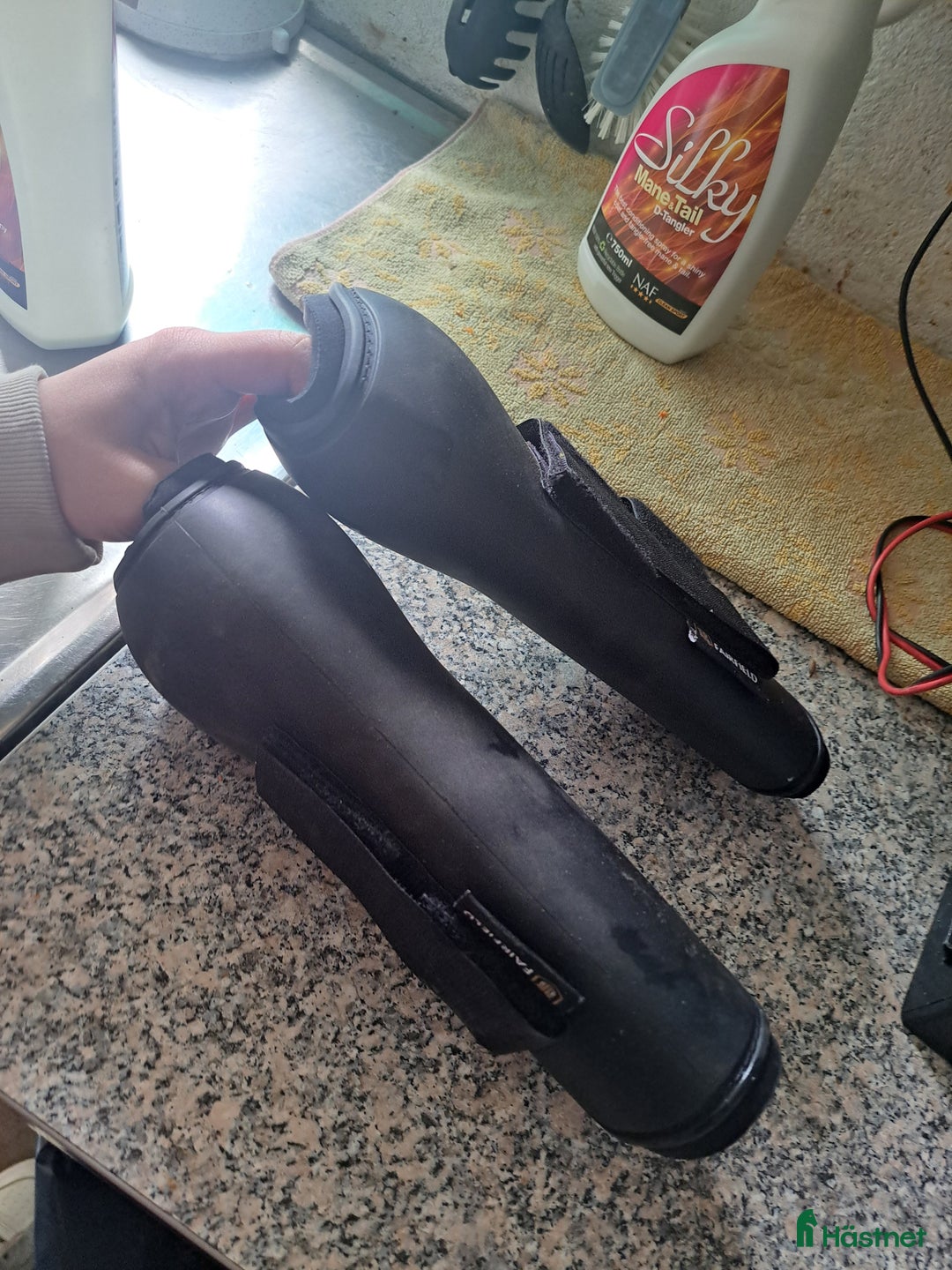 Benskydd hästutrustning till salu: Fina oanvända senskydd i Ljusterö - Annons 4