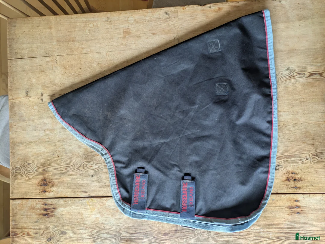 Täcken hästutrustning till salu: Halstäcke Amigo Horseware  - Annons 2